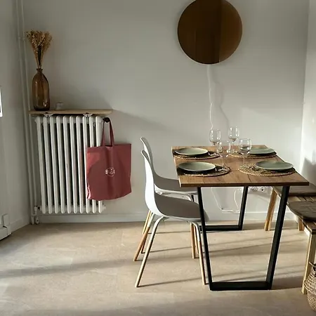 Appartement Charming 2p Renovated With Terrace Beach Station And Shops On Foot Antibes